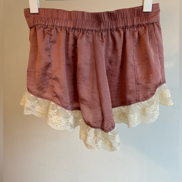 Vintage lace trim shorts - Picture 6 of 7
